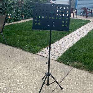 Sheet music stand